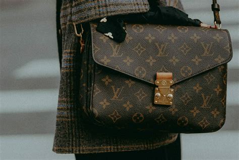 kenmerken echte louis vuitton riem|Neppe Louis Vuitton herkennen (5 simpele Manieren) .